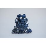 Sculpture in lapis lazuli 'lady with a deer' (6x20x19cm)