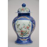 Lidded vase with blue background in Chinese porcelain (38cm)
