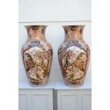 A pair of large vases in Japanese Imari porcelain (*) (49x94cm)