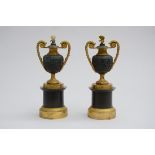 Pair of bronze Charles X vases (*) (28cm)