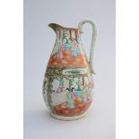 Ewer in Cantonese porcelain 19th (*) (37cm)