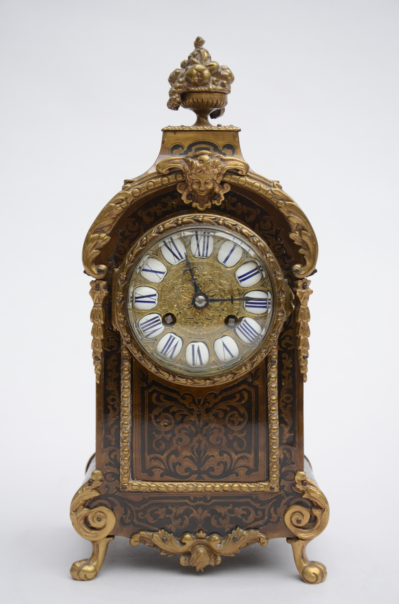 Napoleon III clock with inlaywork (10x15x32cm)