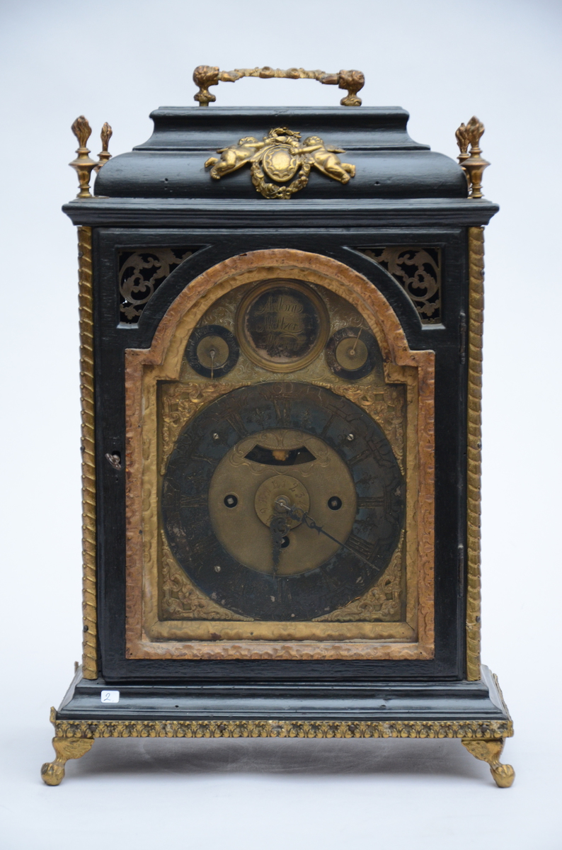 A wooden table clock, Antony Moltzer in Wien (18x30x55cm)