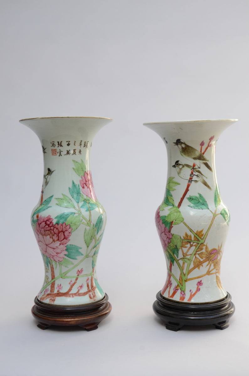 Two vases in Chinese porcelain 'birds' (37cm)