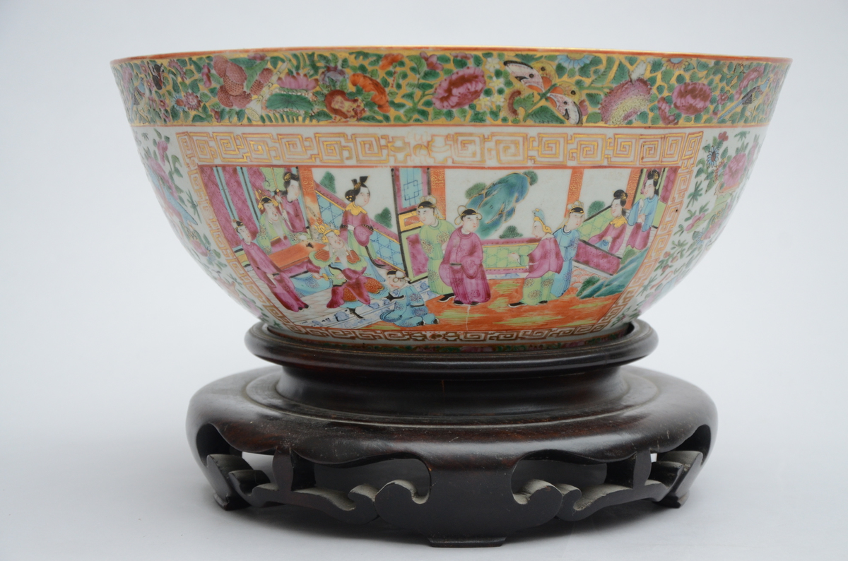 Large coupe in Chinese Canton porcelain (39x17cm)