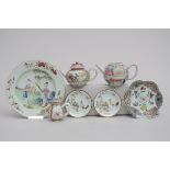 Lot: 2 Chinese teapots, two plates, a milk jug, two saucers (*)