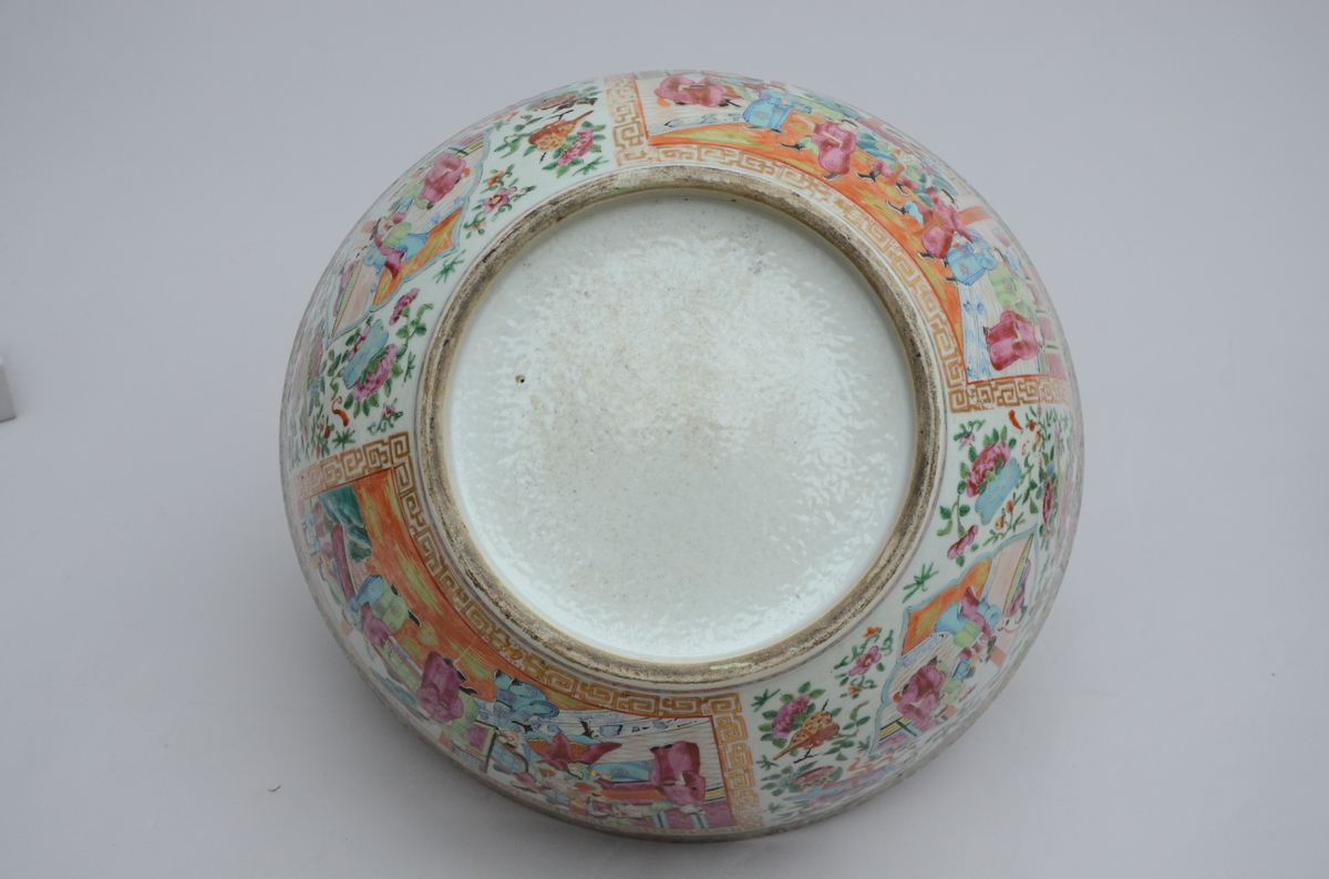 Large coupe in Chinese Canton porcelain (39x17cm) - Image 4 of 4