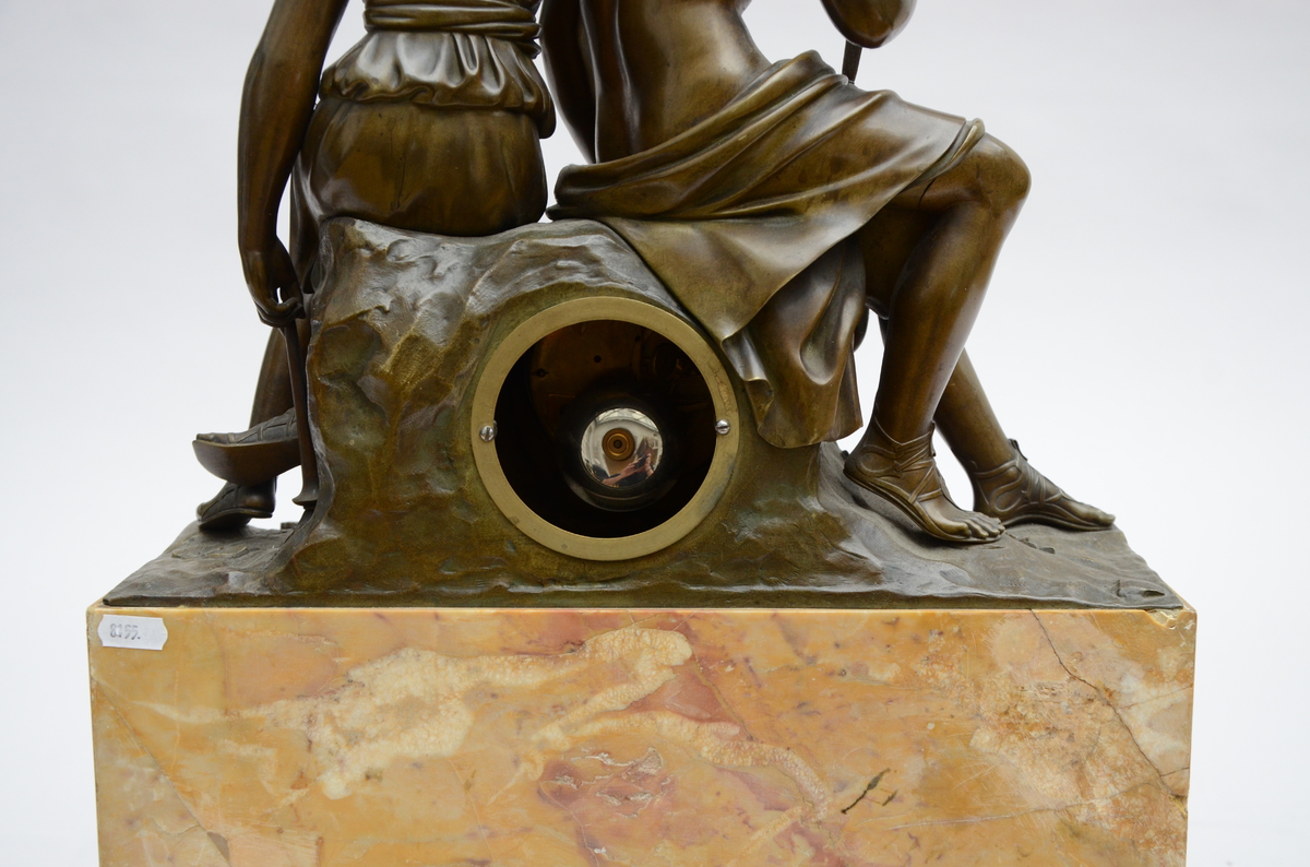 Charles X clock in marble and bronze 'mythological couple' (*) (20x47x63cm) - Image 3 of 3