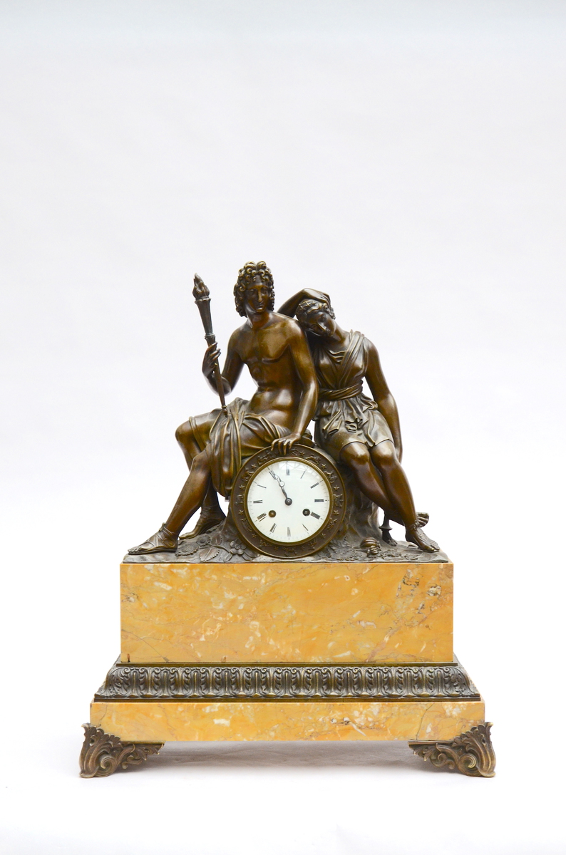 Charles X clock in marble and bronze 'mythological couple' (*) (20x47x63cm)