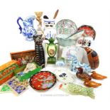 A quantity of collectable and decorative items