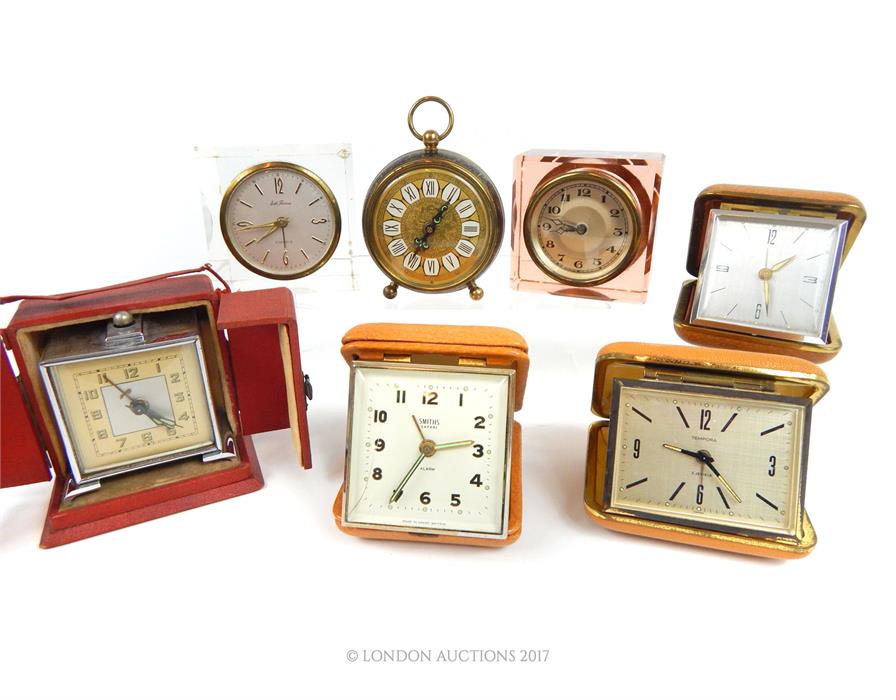 A collection of vintage, travel/ alarm clocks - Image 2 of 2