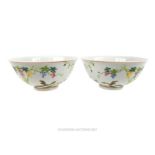 A pair of Chinese porcelain bowls