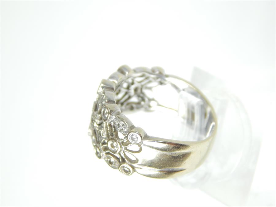 An 18ct white gold and diamond ring - Image 2 of 2