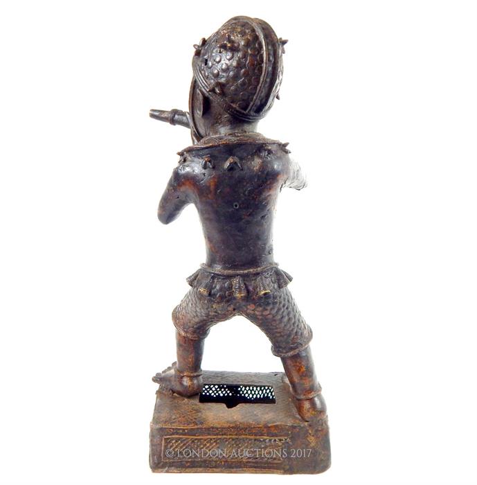 A Benin bronze figure of a man firing a gun - Image 5 of 6