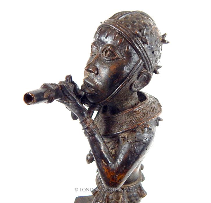 A Benin bronze figure of a man firing a gun - Image 4 of 6