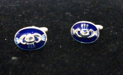 A pair of cufflinks.