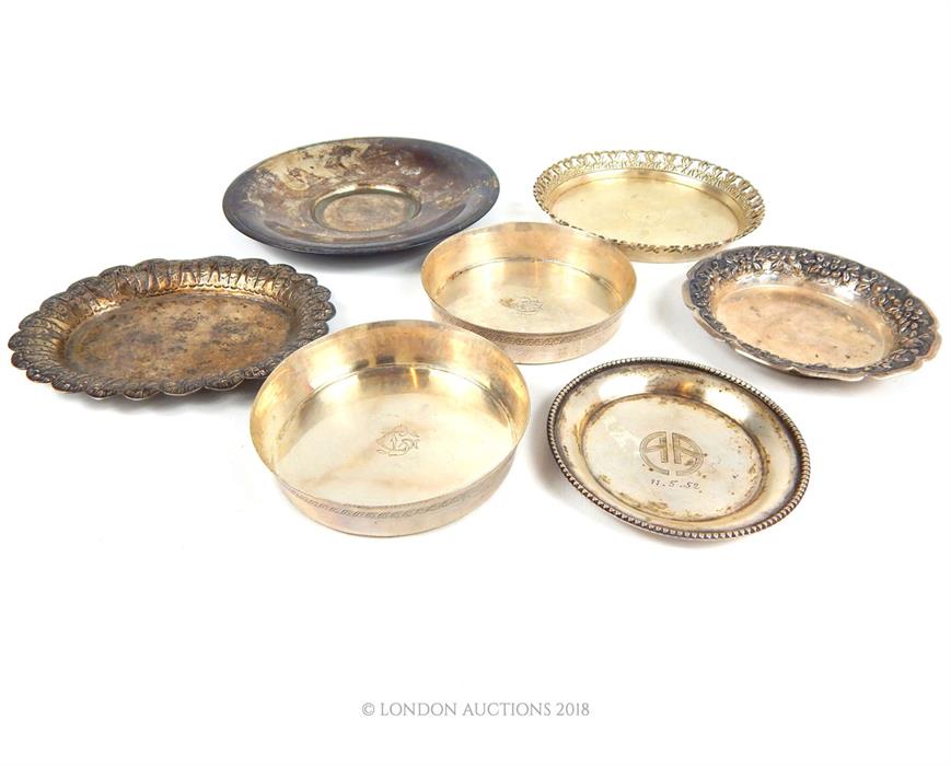 A collection of seven small Egyptian solid silver dishes and coasters - Image 3 of 3