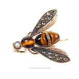 An 18 ct yellow gold, Victorian, bee brooch with diamond-set wings
