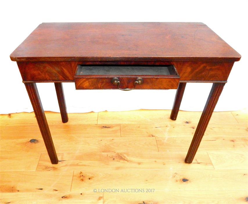 An elegant, Georgian, mahogany, side table - Image 2 of 2