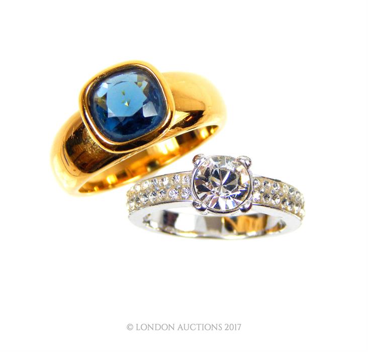 Two Swarovski rings together with a Swarovski crystal swan - Image 2 of 2