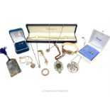 A collection of silver jewellery
