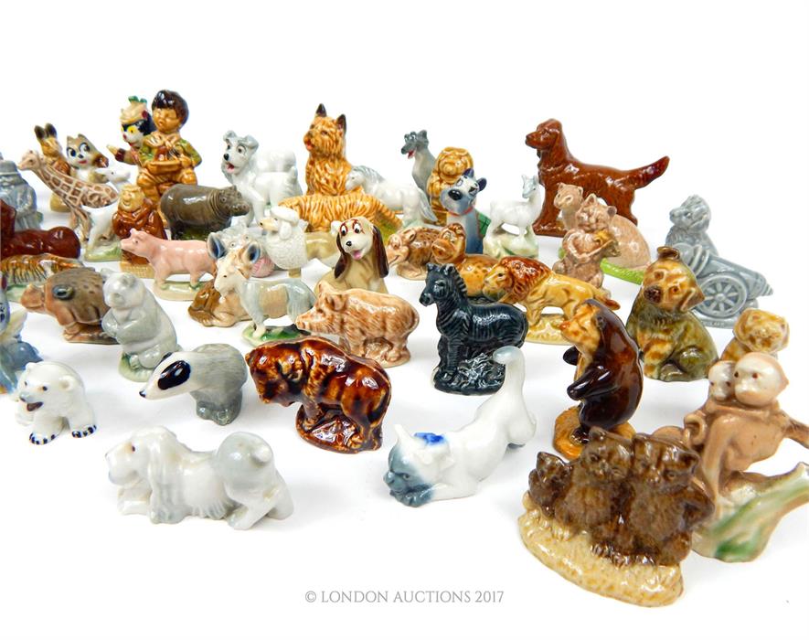 A very large quantity of Wade whimsies to include a huge variety of animals - Image 2 of 3