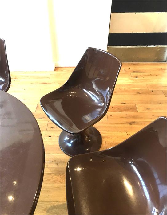 A Modernist Finnish Asko Amigo brown circular fibreglass table and chairs - Image 2 of 2