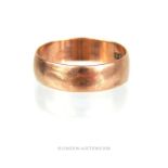A 9 ct rose gold, Victorian ring/band