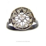 An 18 ct yellow gold, Art Deco, diamond ring