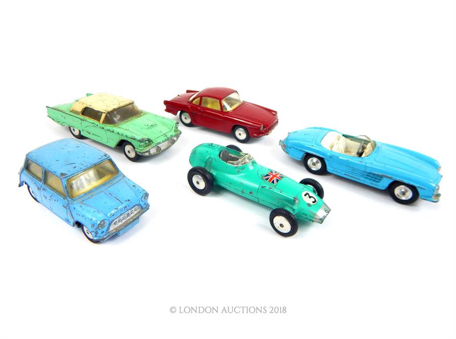 Five Corgi Toys model cars with original boxes: Mini-Minor 226 a Renault Floride 222; a Ford - Image 2 of 2