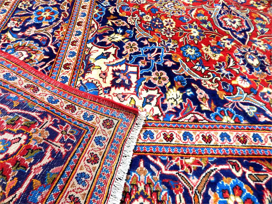 A fine central Persian Kashan carpet - Image 2 of 2