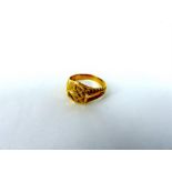 A 22 ct yellow gold ring