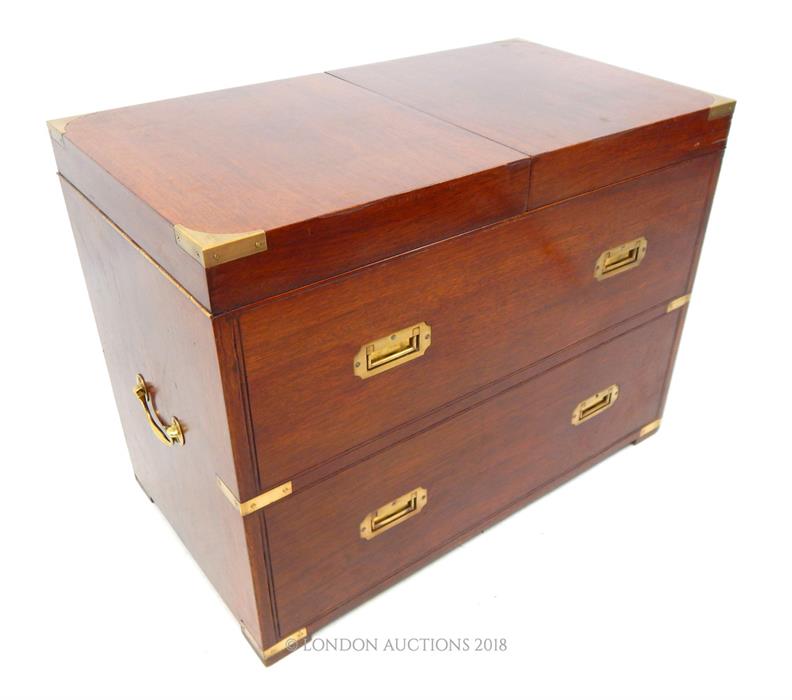 Champagne style chest