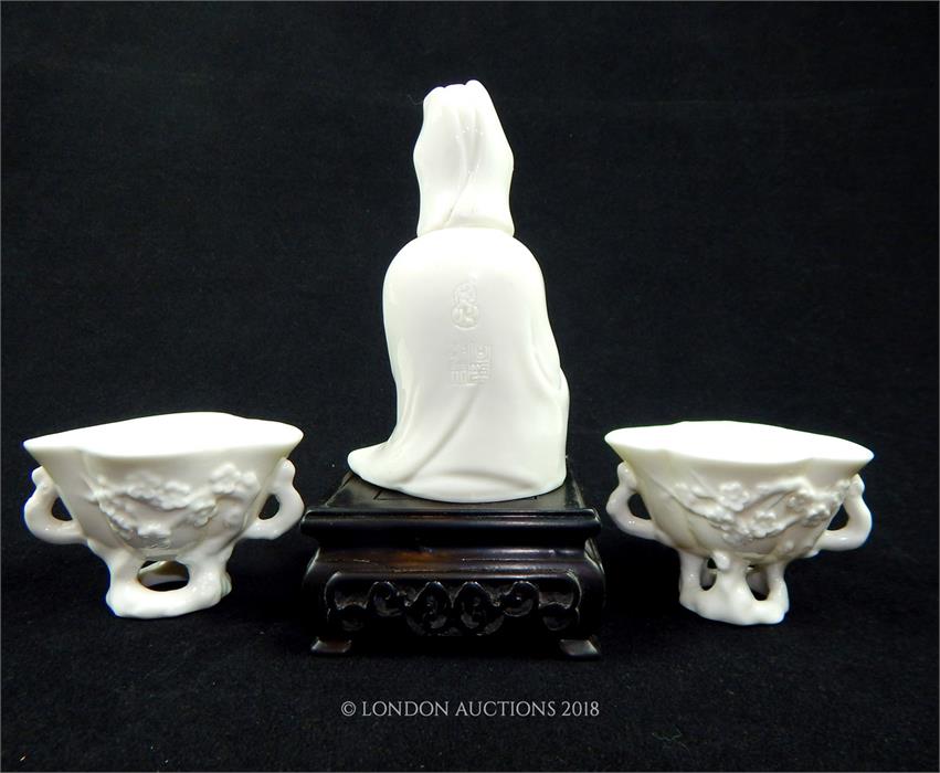 Blanc de Chine Guan Yin figure & two cups - Image 2 of 2