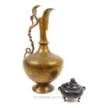 Chinese bronze three footed censer with lid and a pair of handles (H: 11 cm W: 12 cm D: 10 cm),