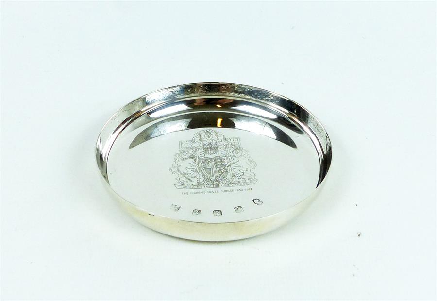 A cased, silver dish and boxed silver pin tray/ash-tray - Image 8 of 11