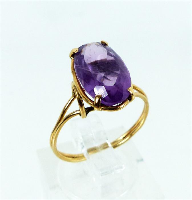 A boxed, 14 ct yellow gold, amethyst solitaire ring