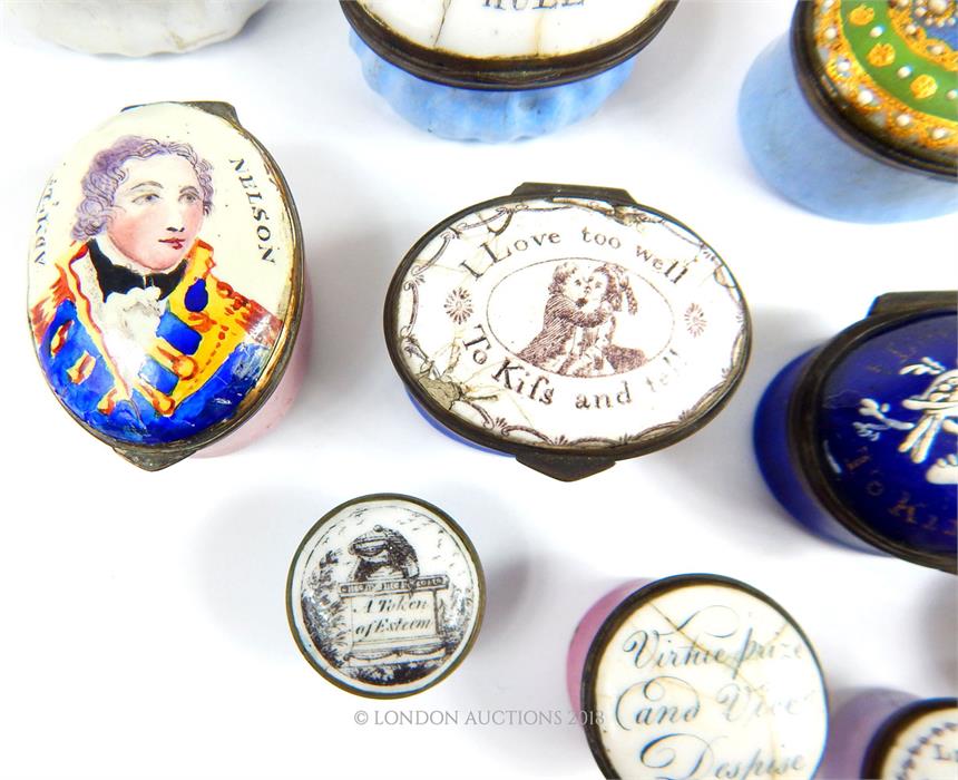 A Good collection of 18th/early 19th century Bilston enamel and ceramic patch boxes - Image 7 of 9