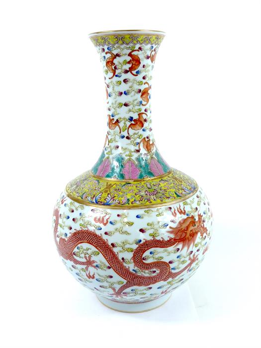 A large Chinese famille rose porcelain vase