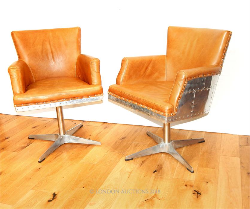 A pair of Aviator style aluminium swivel chairs - Image 4 of 6