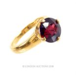 9 ct gold 10 mm solitaire Garnet ring 43 grams.