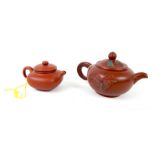 Two Chinese Yi Xing terracotta tea pots