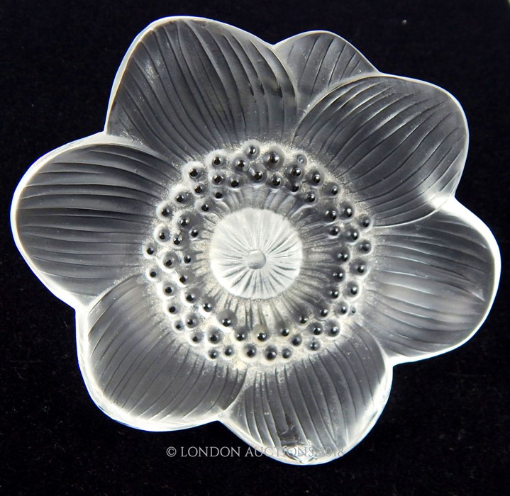 Lalique flower - Image 2 of 2