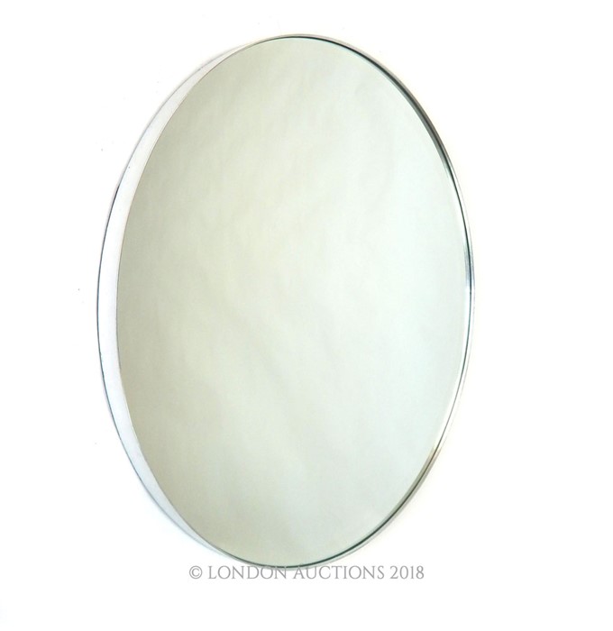 A contemporary circular mirror with a silvered frame - Image 2 of 2