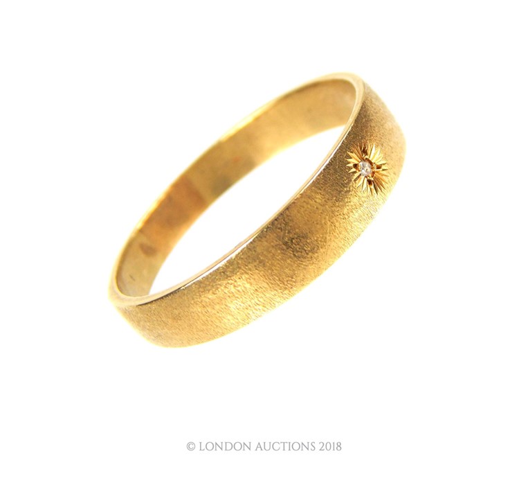 A Gentleman's Solitaire diamond band ring set in 14 carat yellow gold. - Image 2 of 3