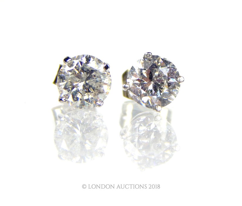 A pair of 18 carat white Gold Diamond Stud Earrings - Image 2 of 3