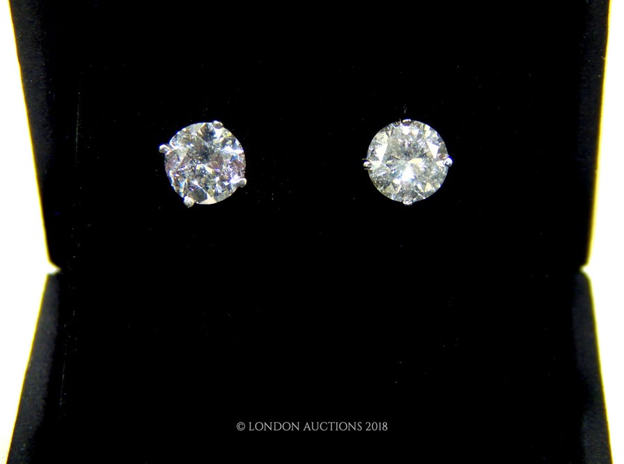 A pair of 18 carat white Gold Diamond Stud Earrings - Image 3 of 3