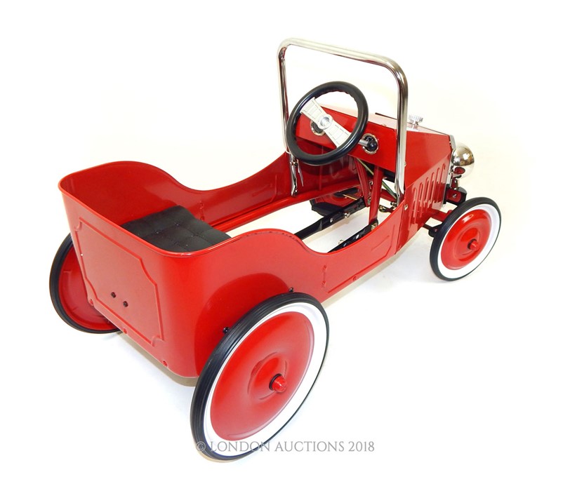 Red Metal Retro classic pedal car. - Image 3 of 3
