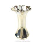 An Edwardian sterling silver posy vase