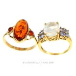 A Vintage 9 carat gold Art Nouveau Baltic Amber ring